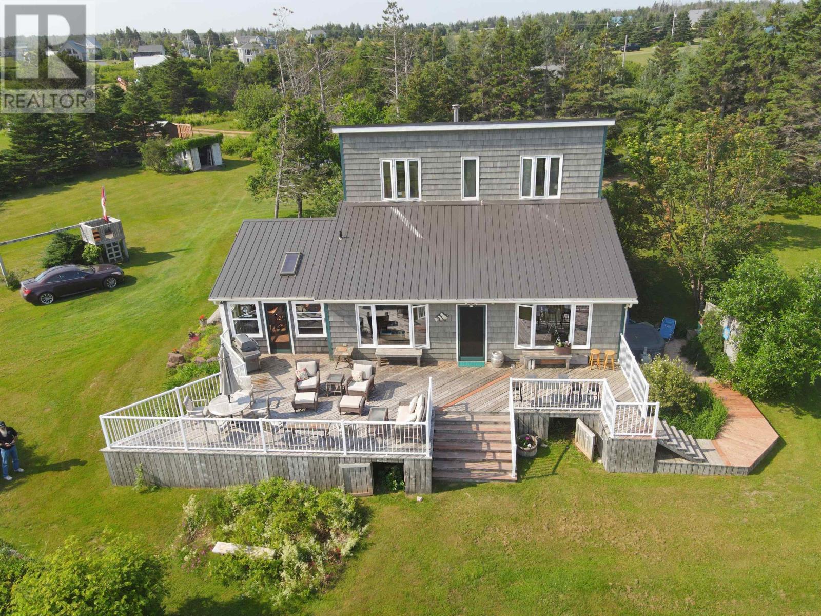 7 Bayside Crescent Property Photo 2