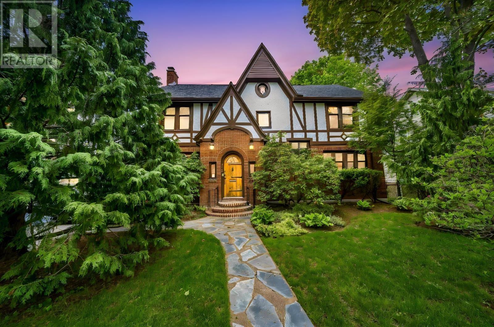 1950 Connaught Avenue Property Photo 1