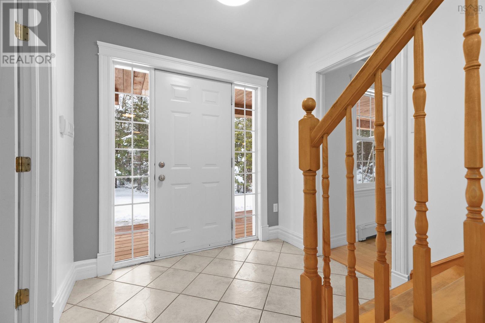 252 Gleneagles Drive Property Photo 5