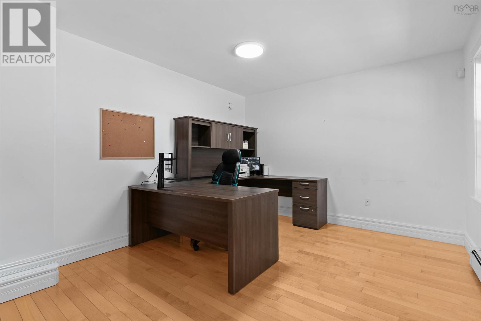 252 Gleneagles Drive Property Photo 16