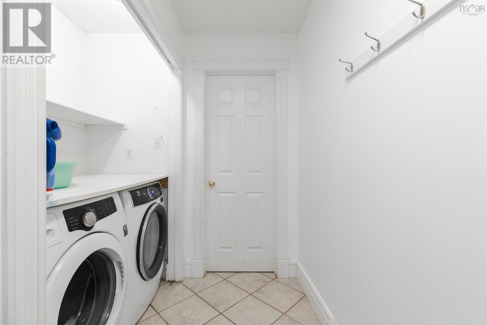 252 Gleneagles Drive Property Photo 17