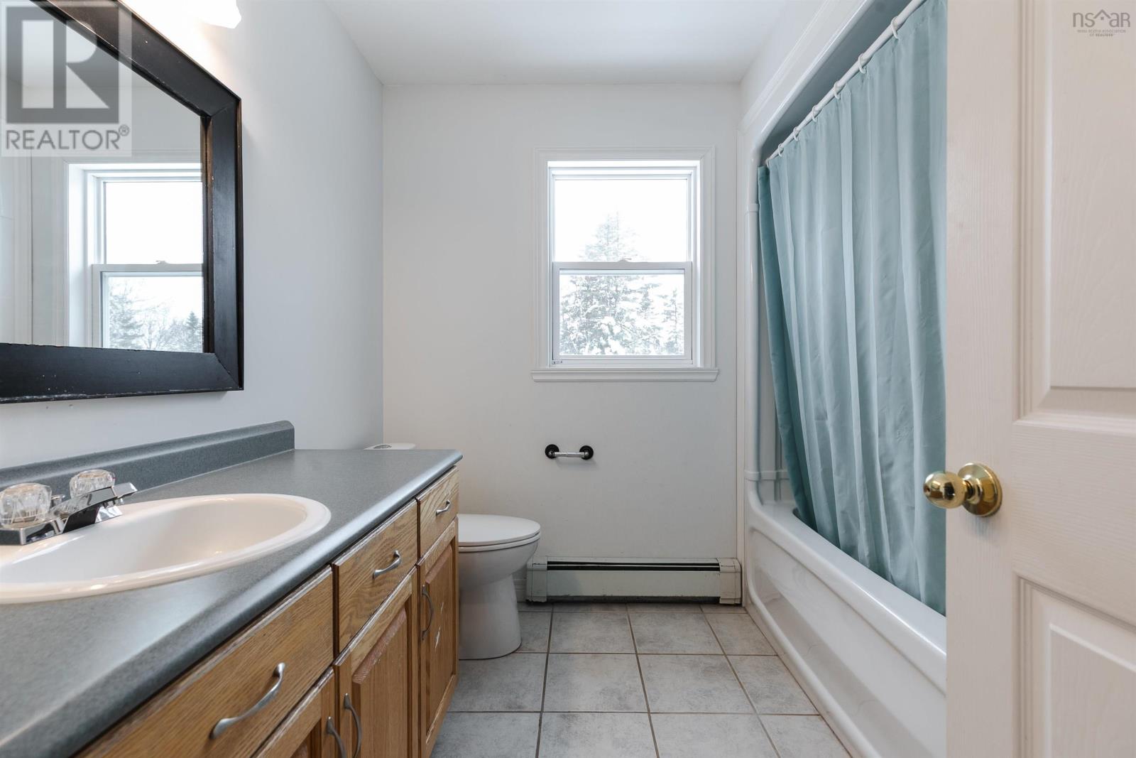 252 Gleneagles Drive Property Photo 25