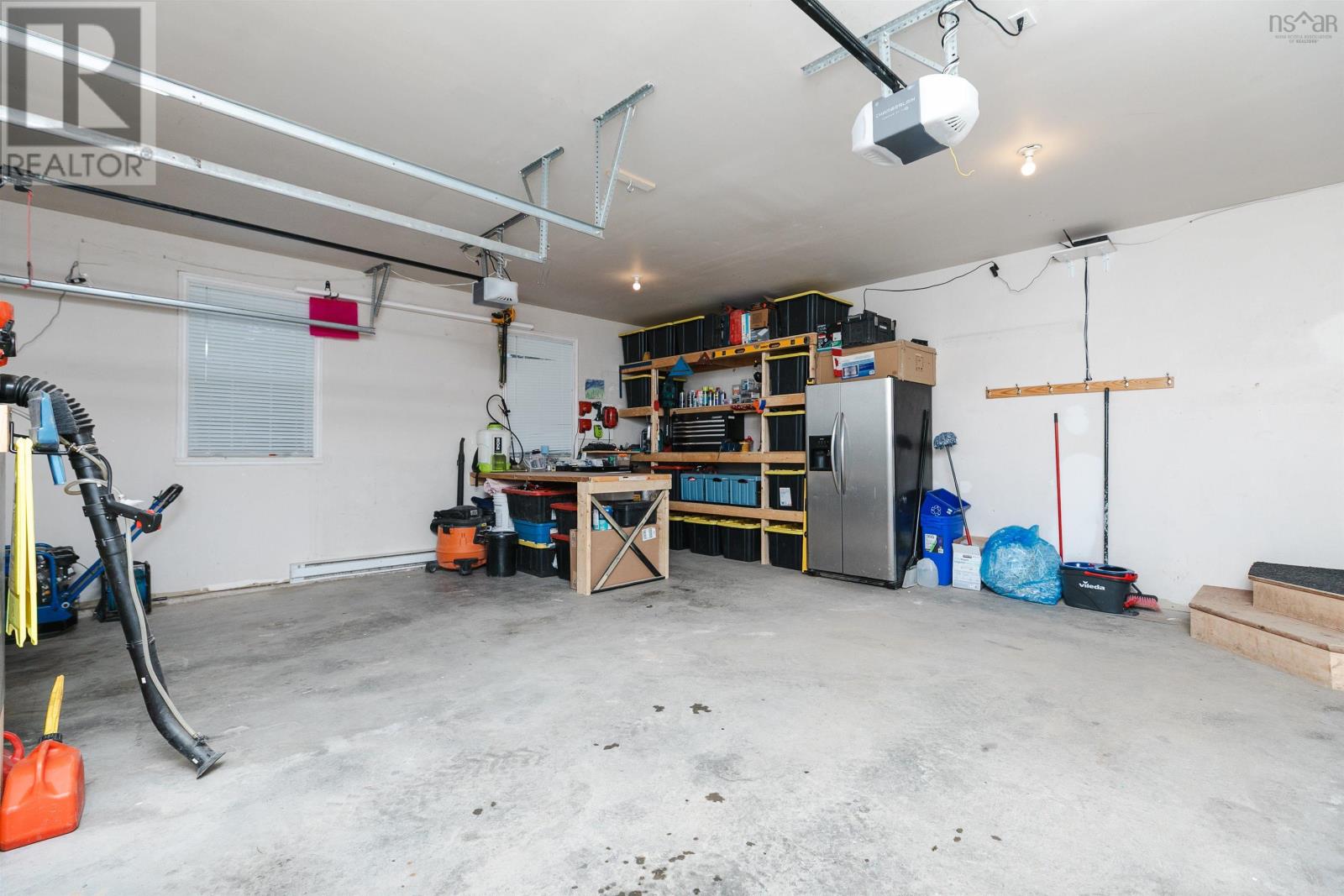 252 Gleneagles Drive Property Photo 33
