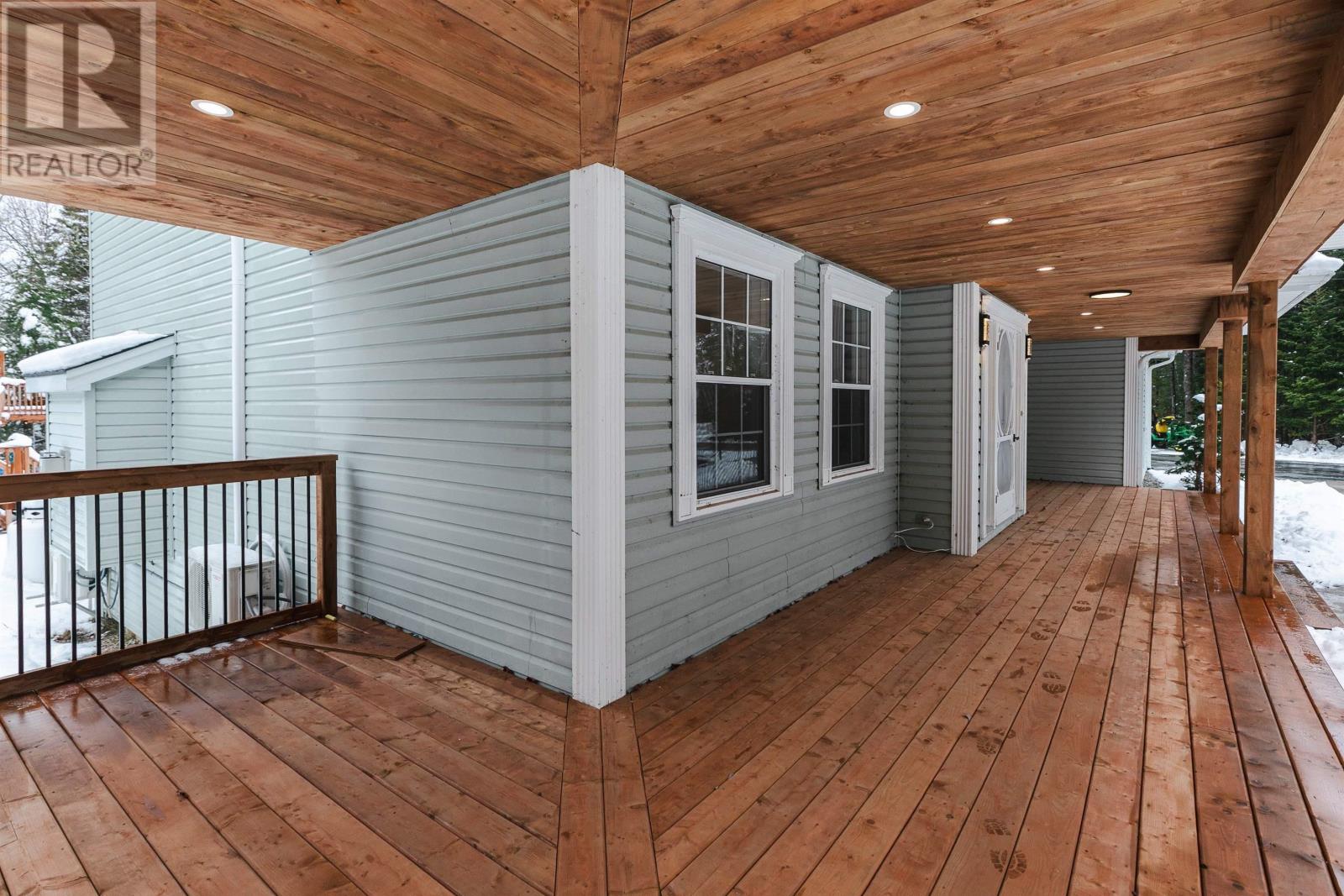252 Gleneagles Drive Property Photo 35
