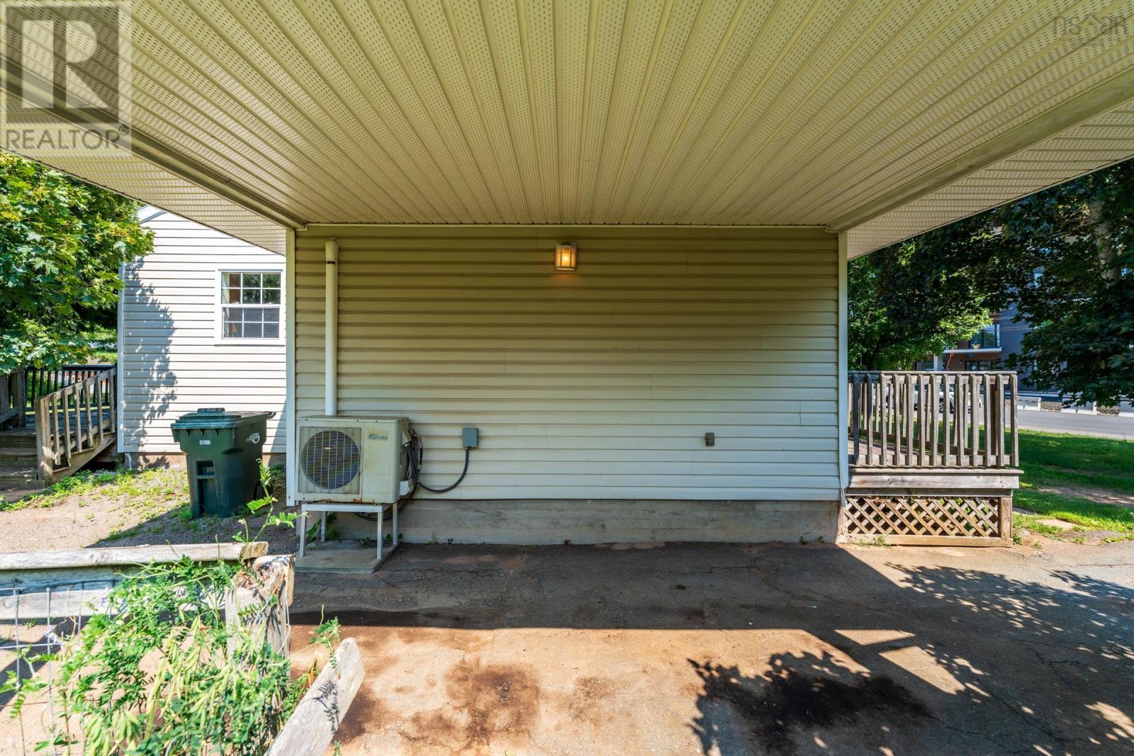 437 Main Street Property Photo 6