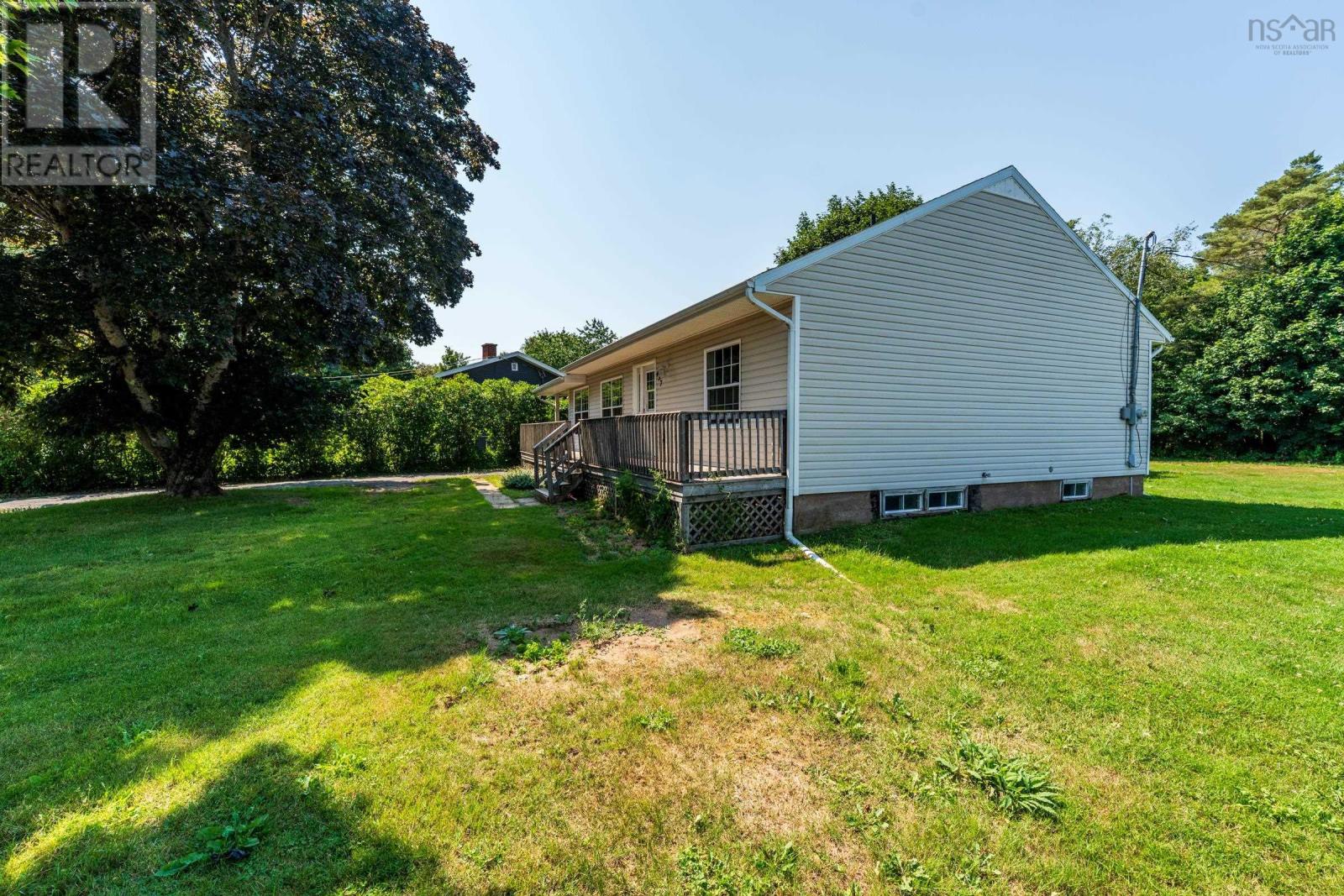 437 Main Street Property Photo 15