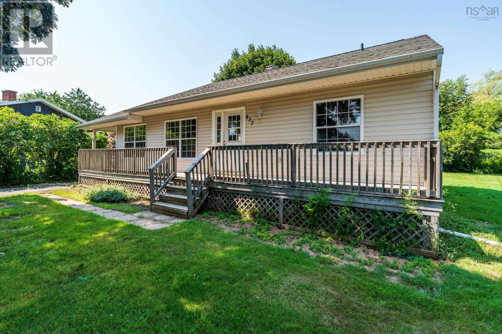 437 Main Street Property Photo 17