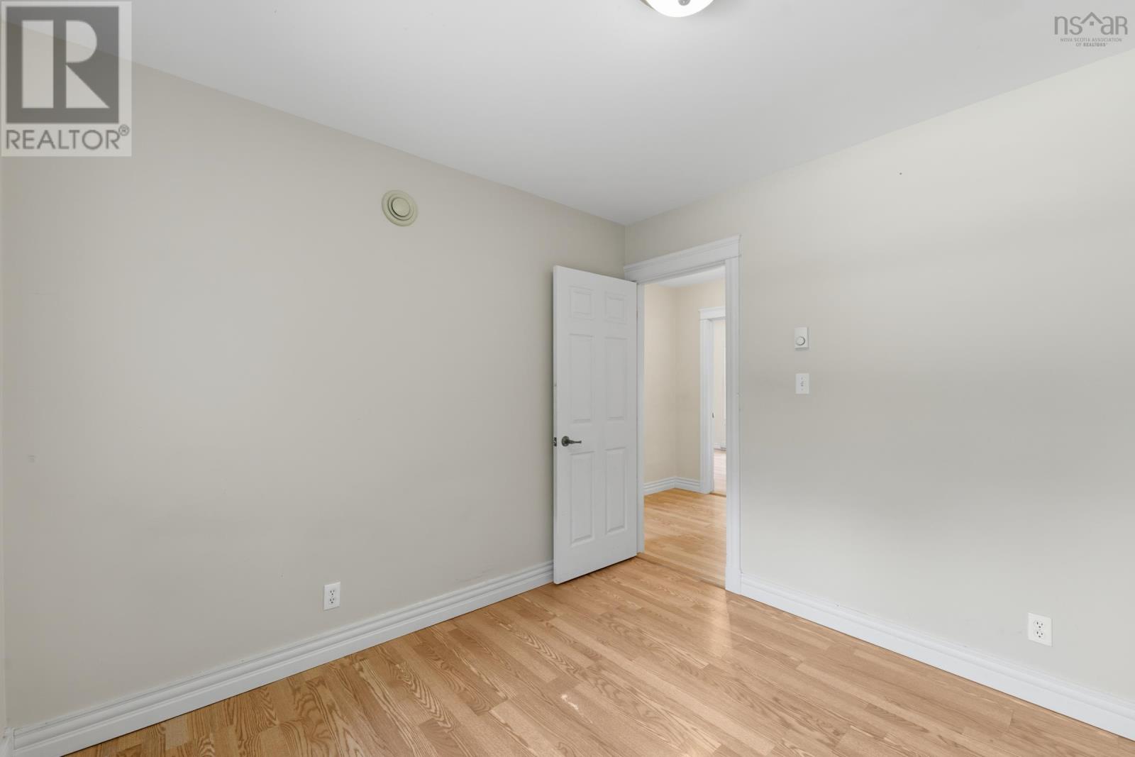 437 Main Street Property Photo 20