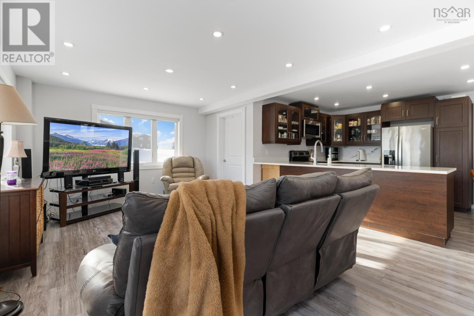 1454 Terence Bay Road Property Photo 10