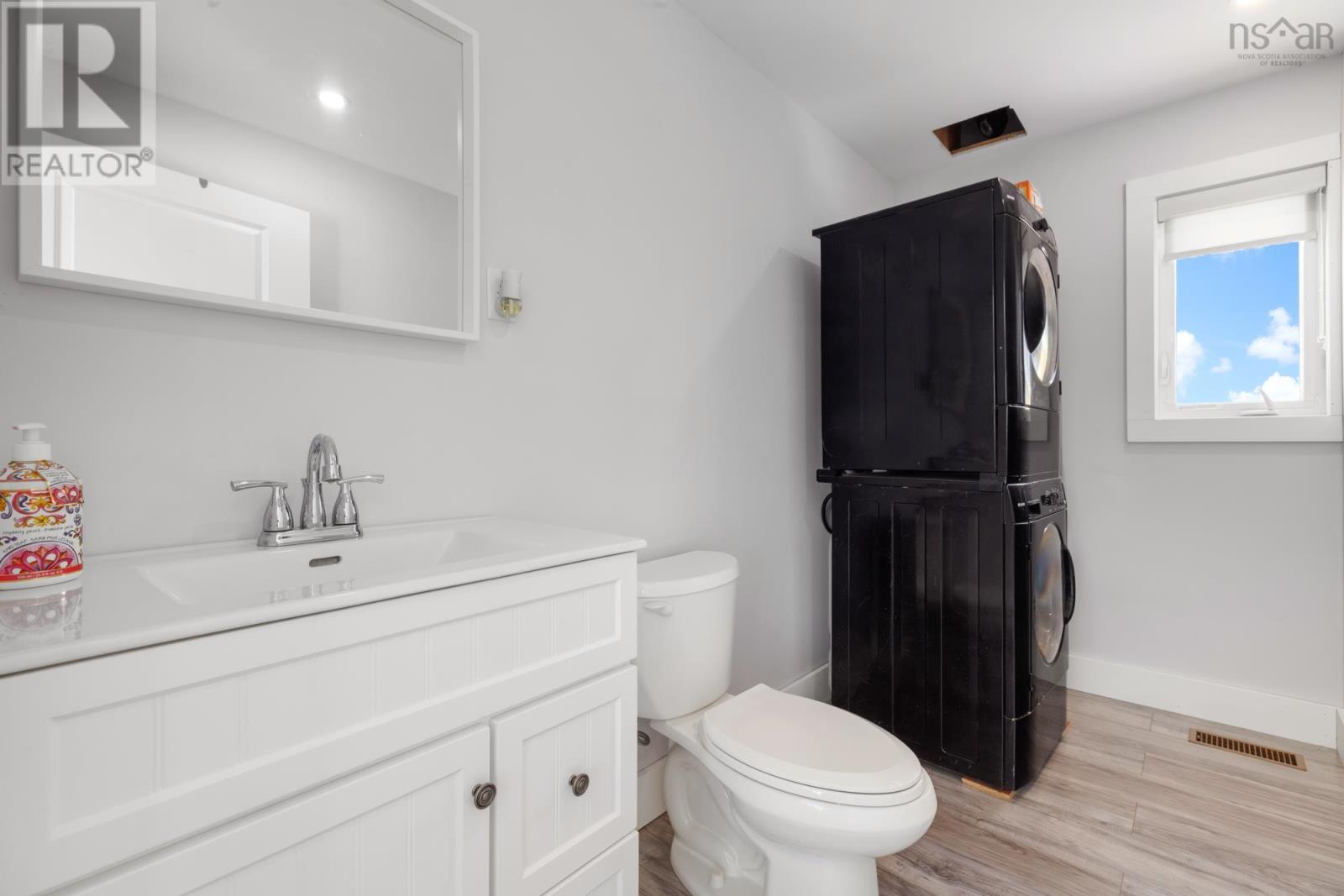 1454 Terence Bay Road Property Photo 21