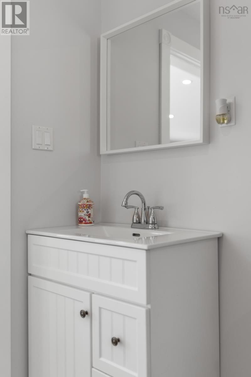1454 Terence Bay Road Property Photo 23