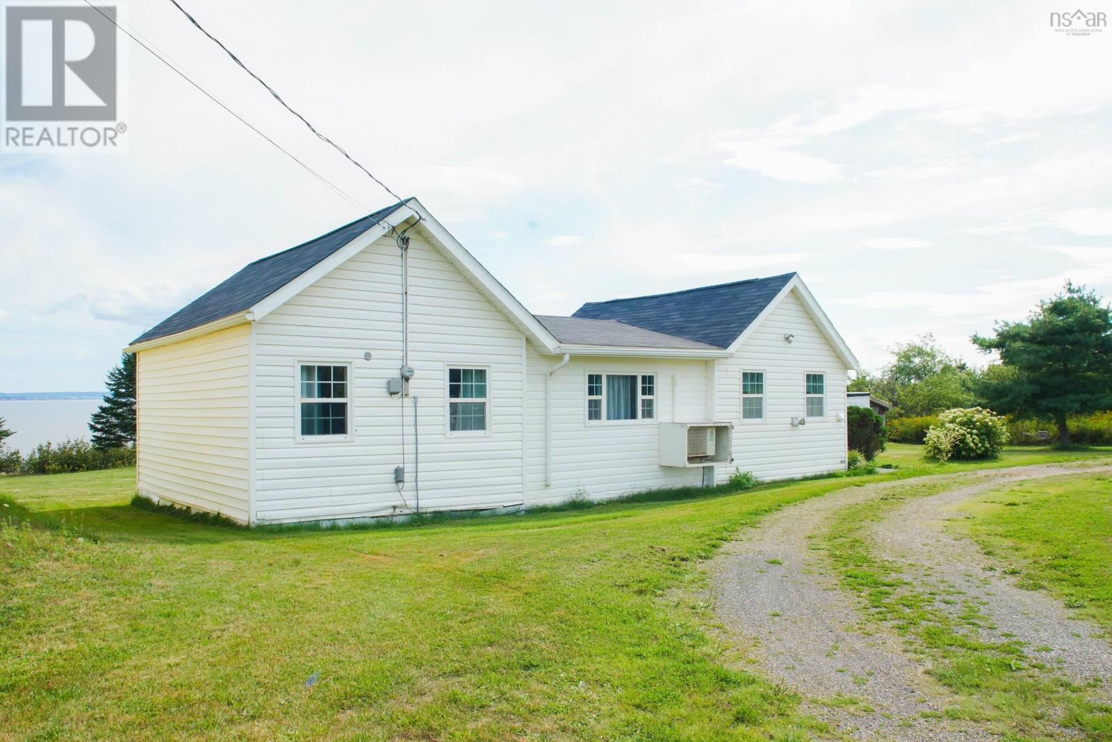 4606 Highway 2 Property Photo 1