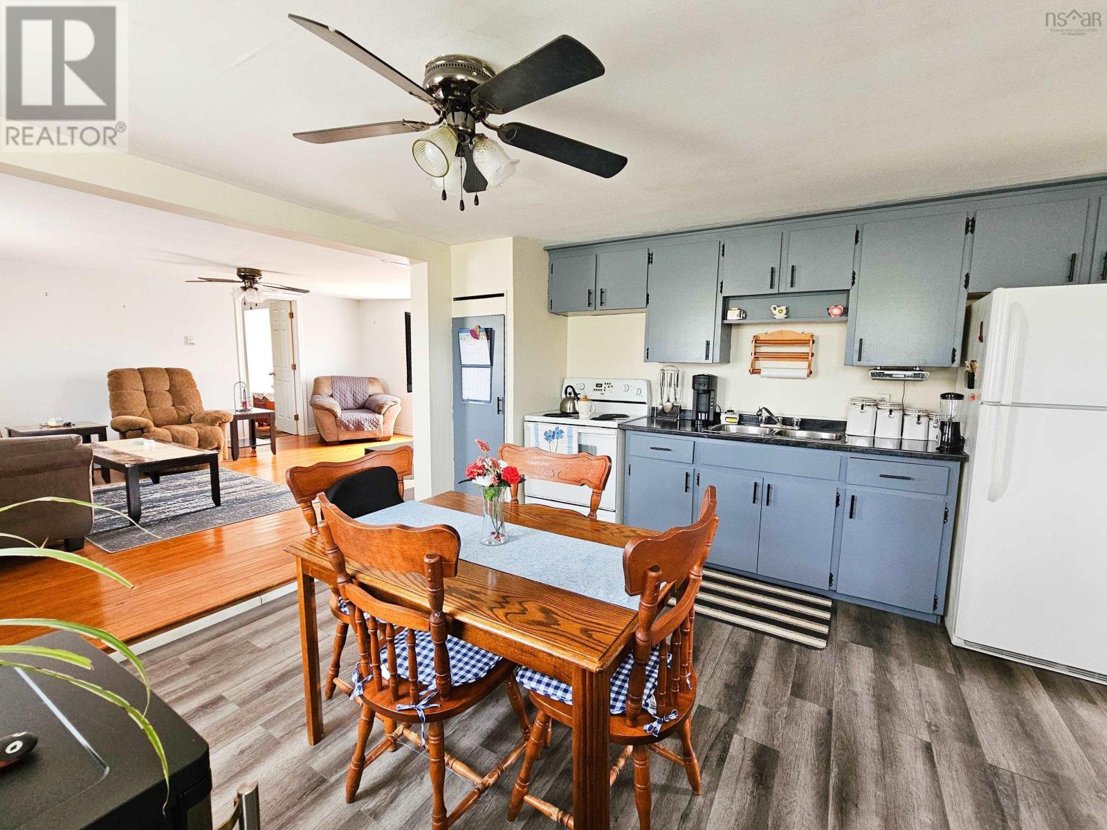 4606 Highway 2 Property Photo 12