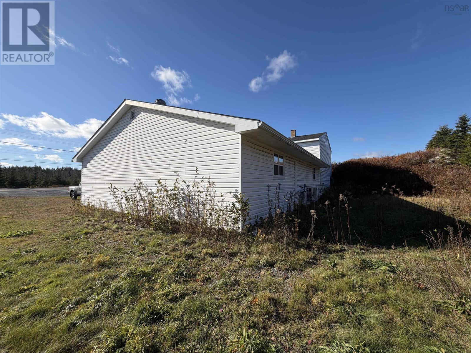 429 Highway 7 Property Photo 4