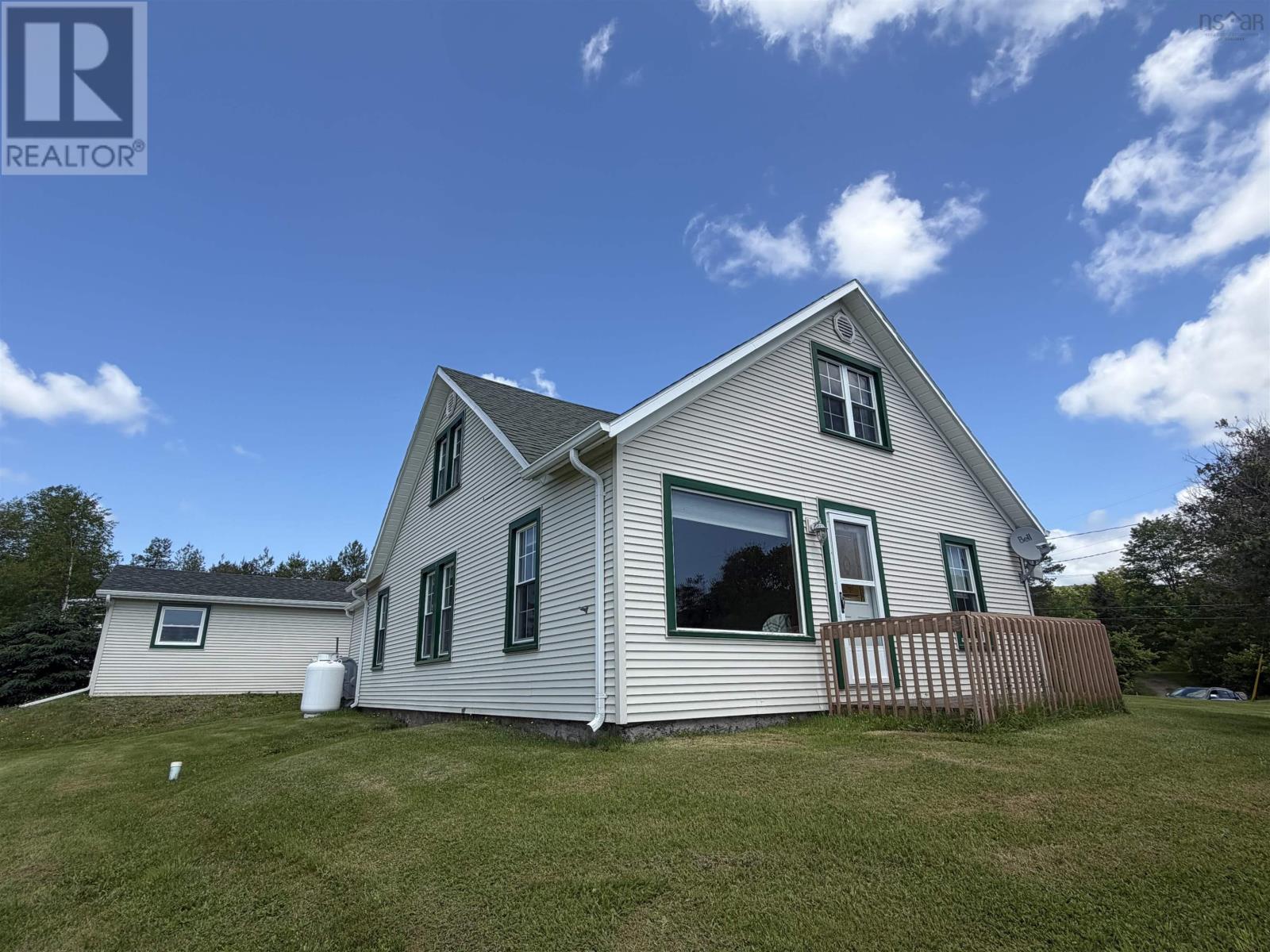 9596 105 Highway Property Photo 2