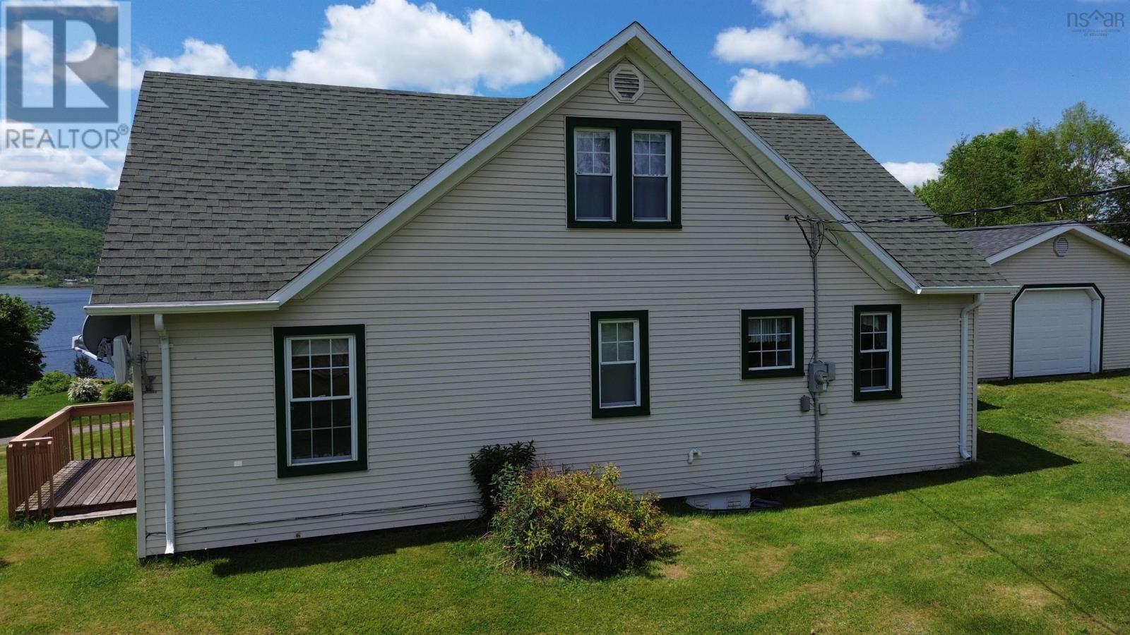 9596 105 Highway Property Photo 4