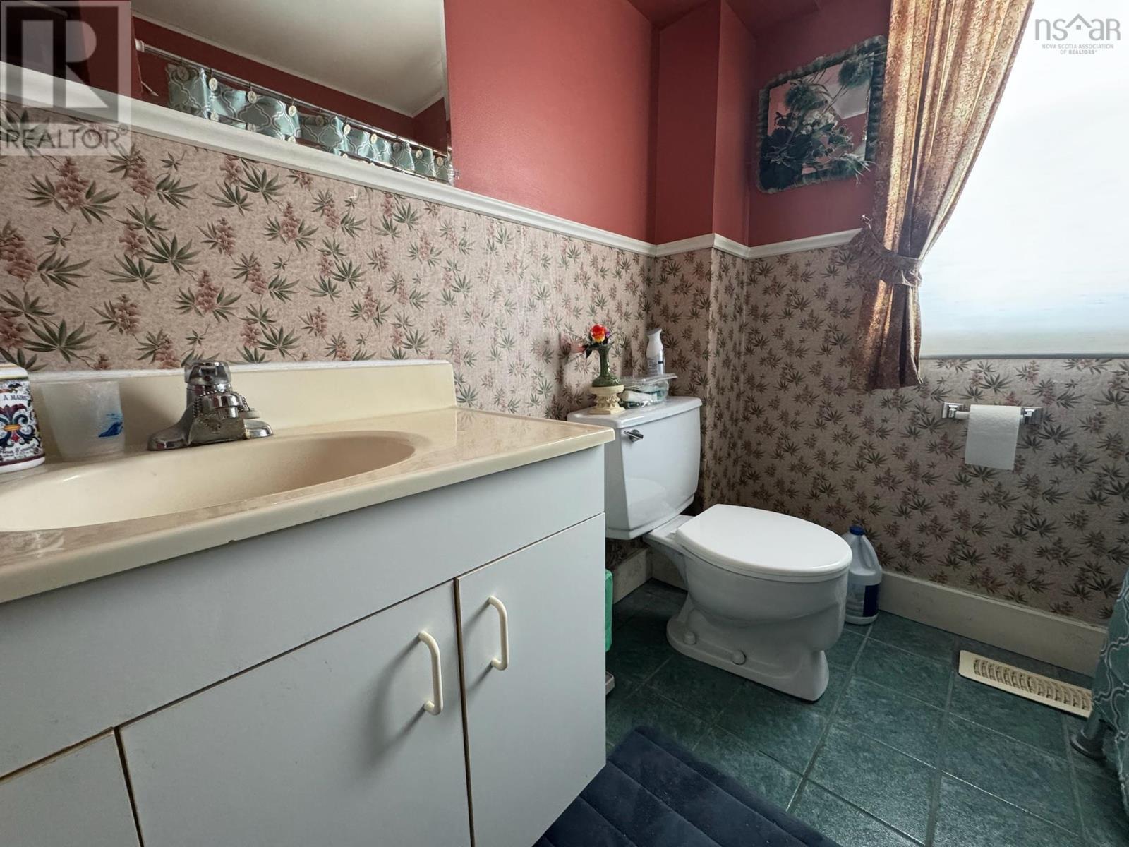 9596 105 Highway Property Photo 36