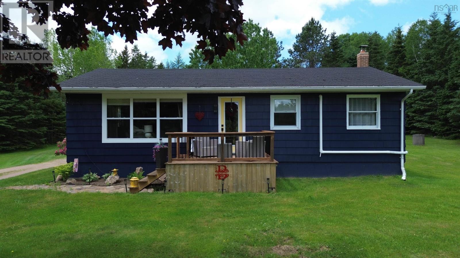 4057 105 Highway Property Photo 1