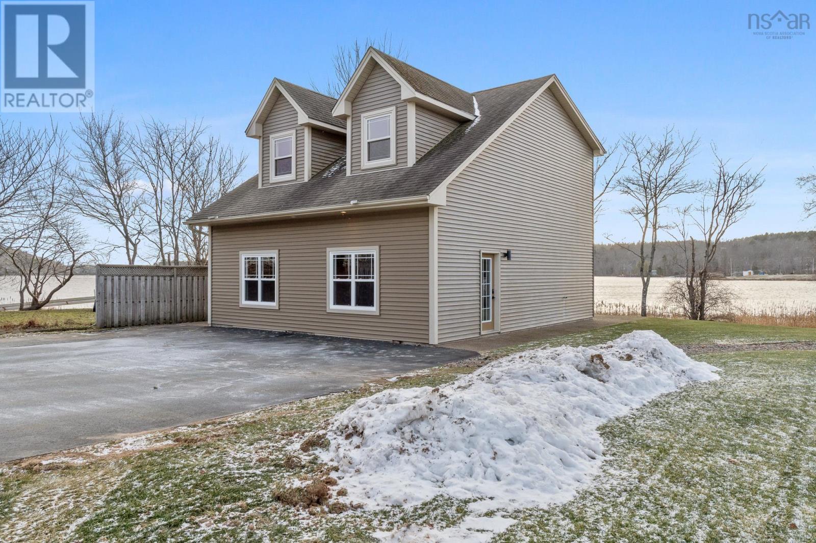 3175 Highway 2 Property Photo 5