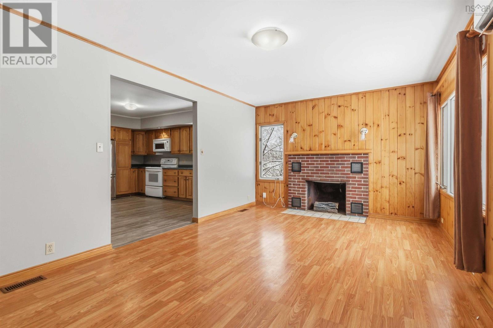 10 West Caledonia Road Property Photo 4