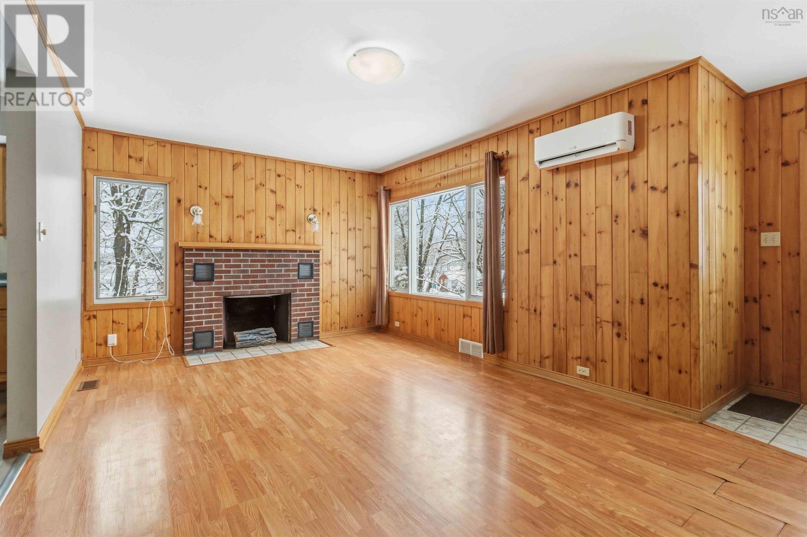 10 West Caledonia Road Property Photo 5