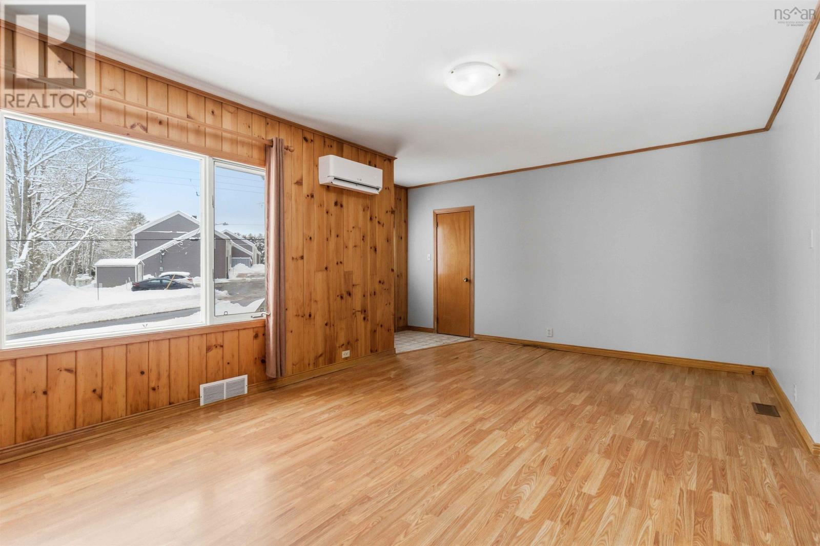 10 West Caledonia Road Property Photo 6