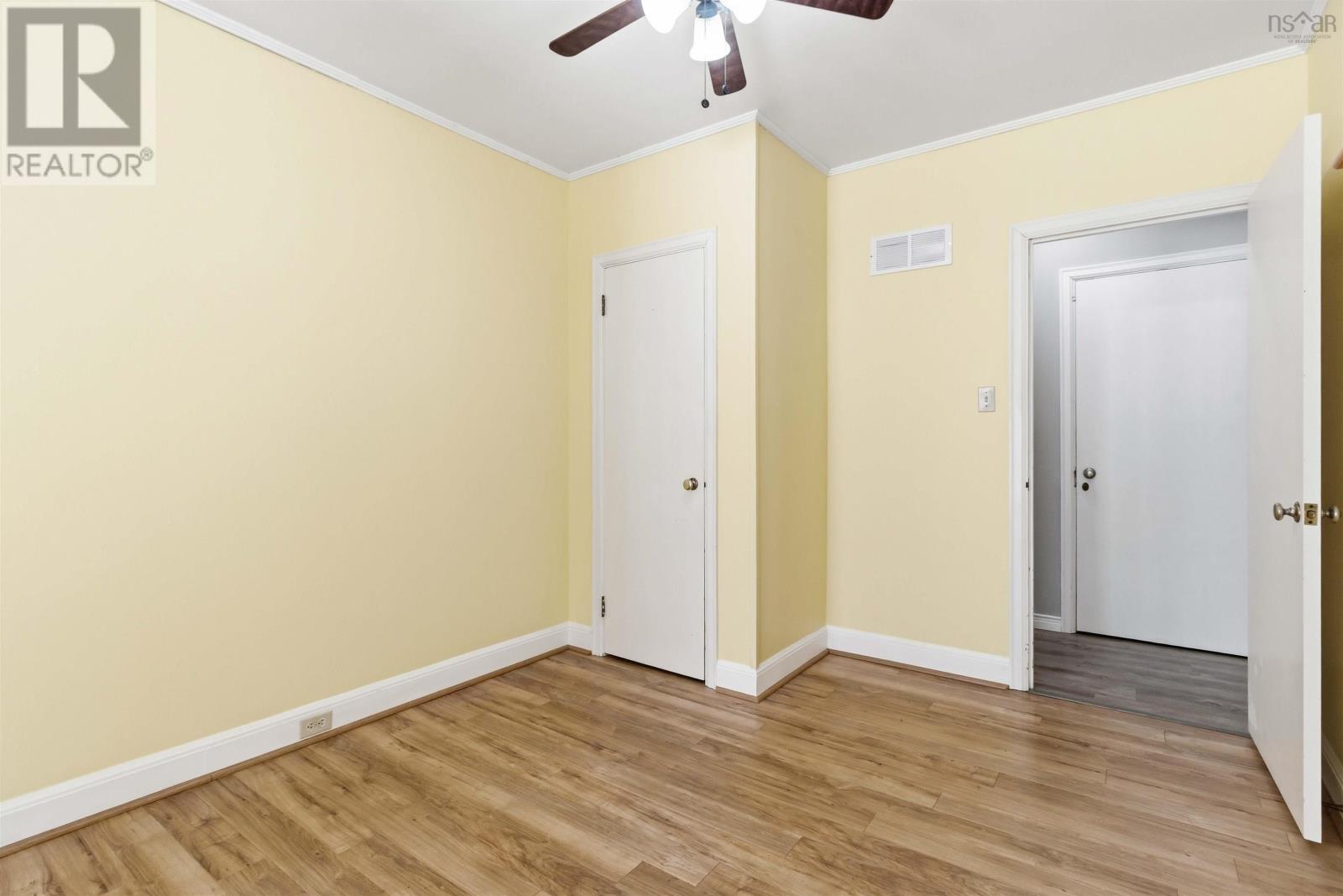 10 West Caledonia Road Property Photo 13