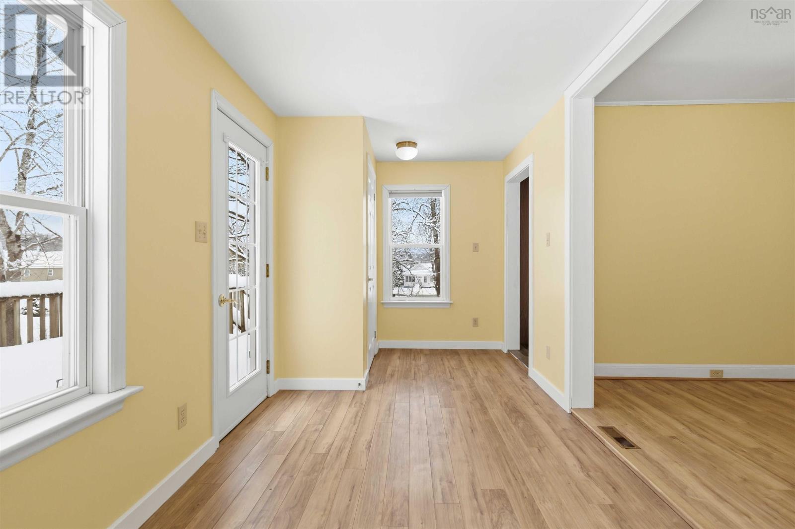 10 West Caledonia Road Property Photo 14