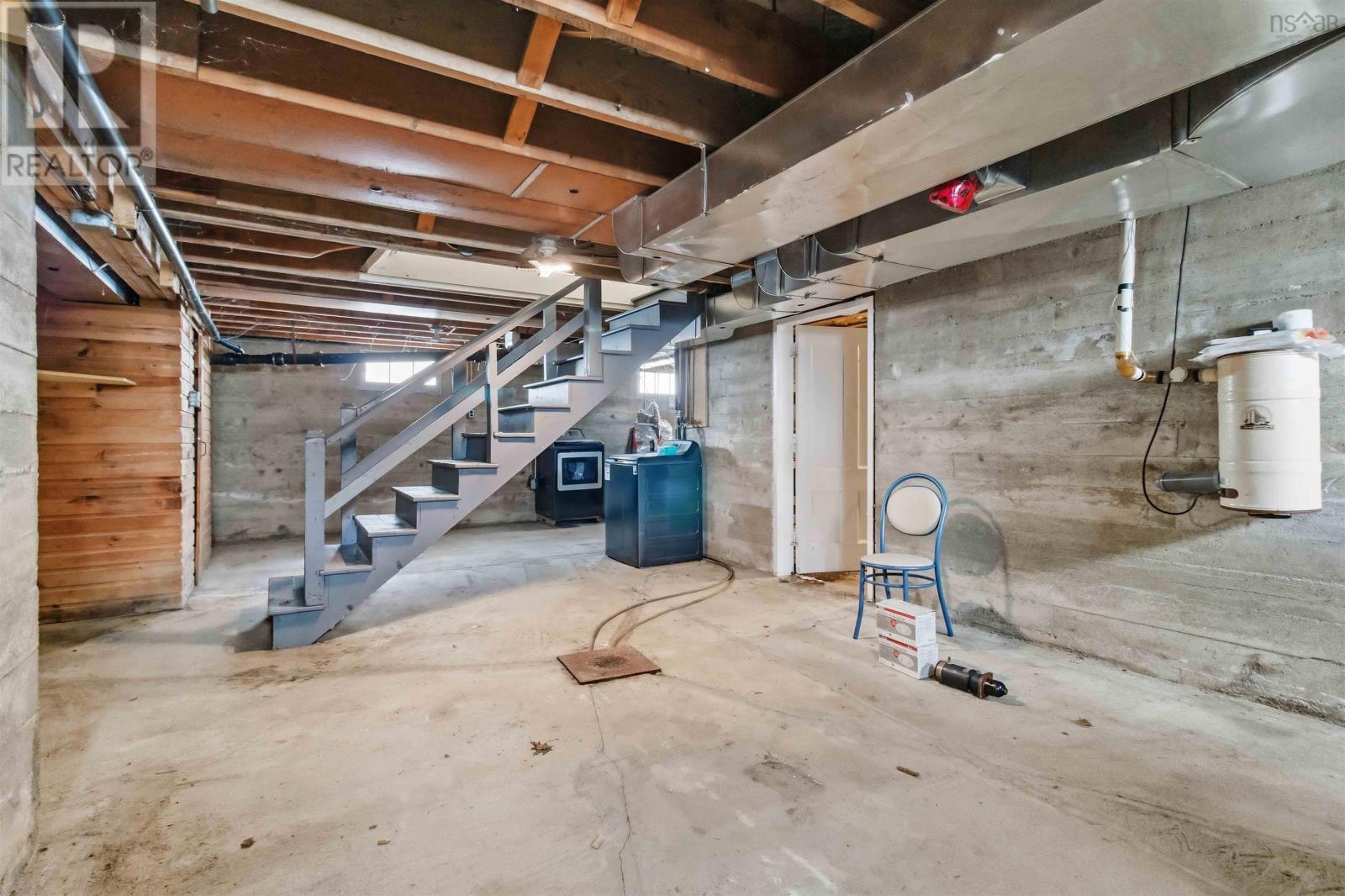 10 West Caledonia Road Property Photo 20