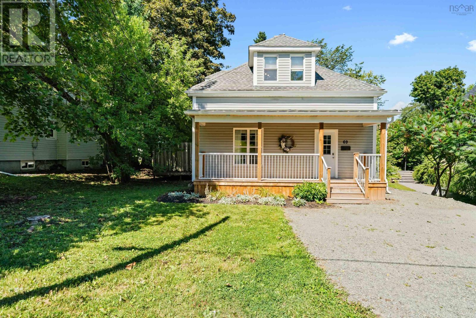 69 Maple Avenue Property Photo 1