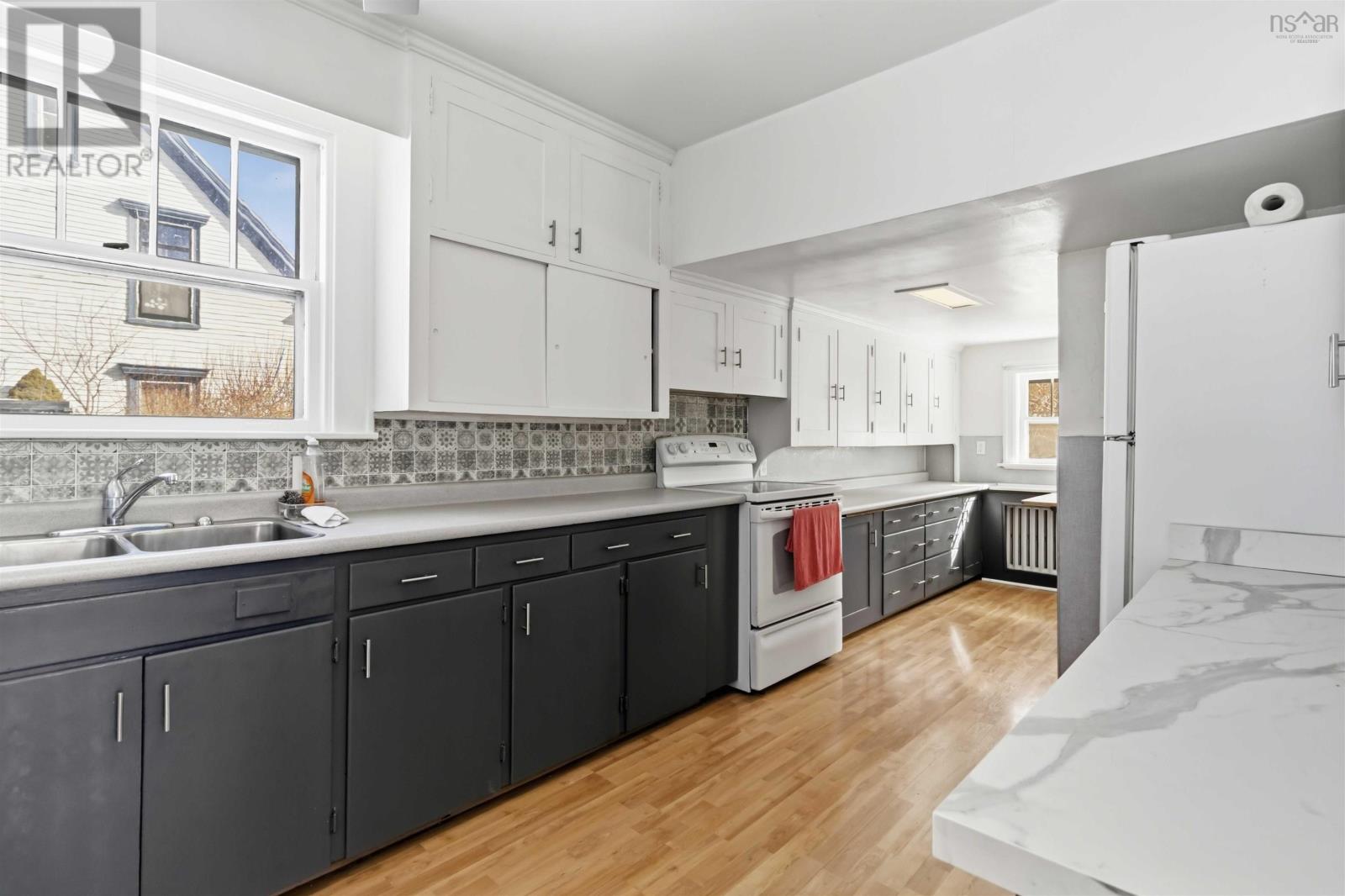 41 Alexandra Avenue Property Photo 16