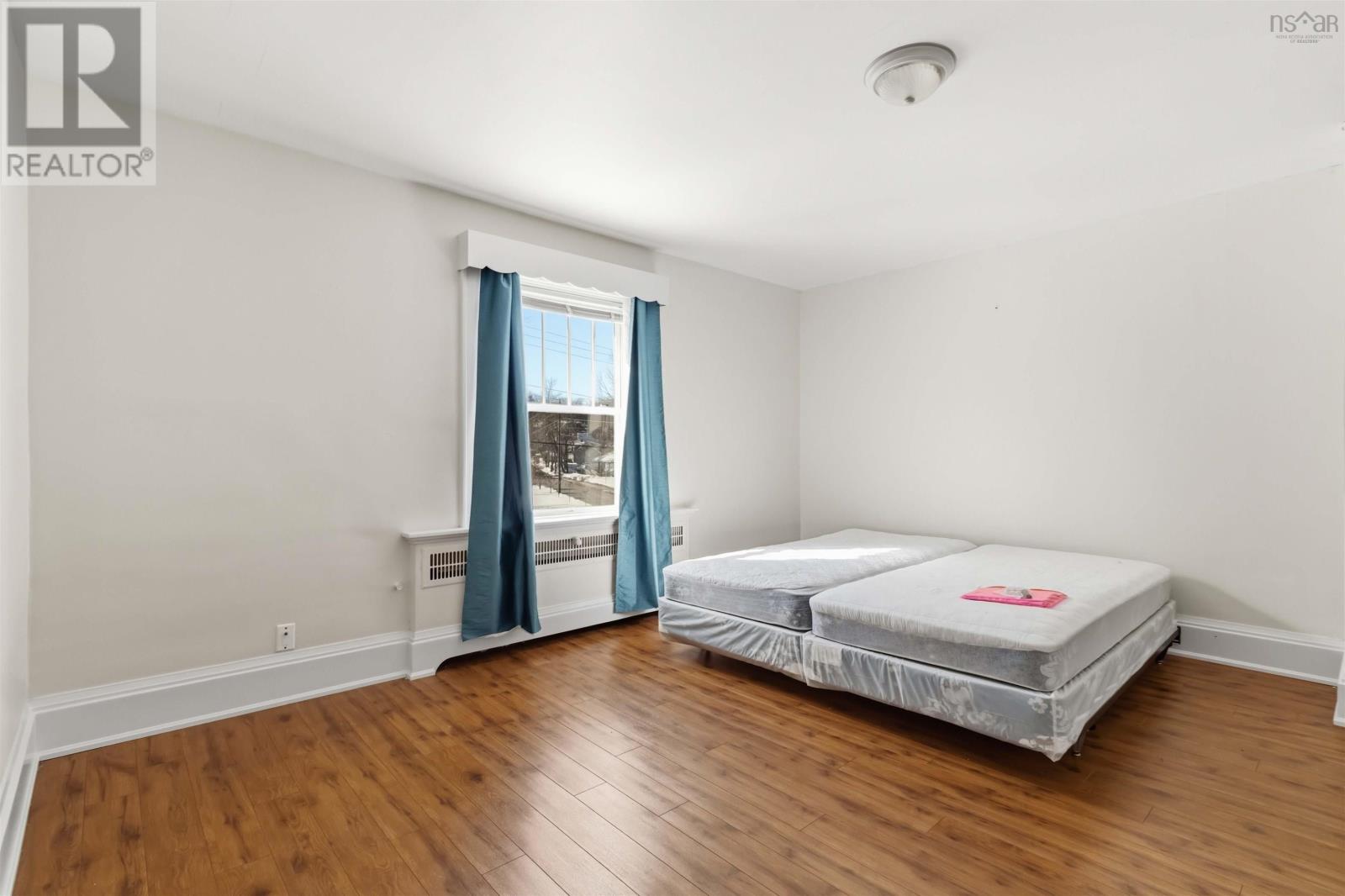 41 Alexandra Avenue Property Photo 24