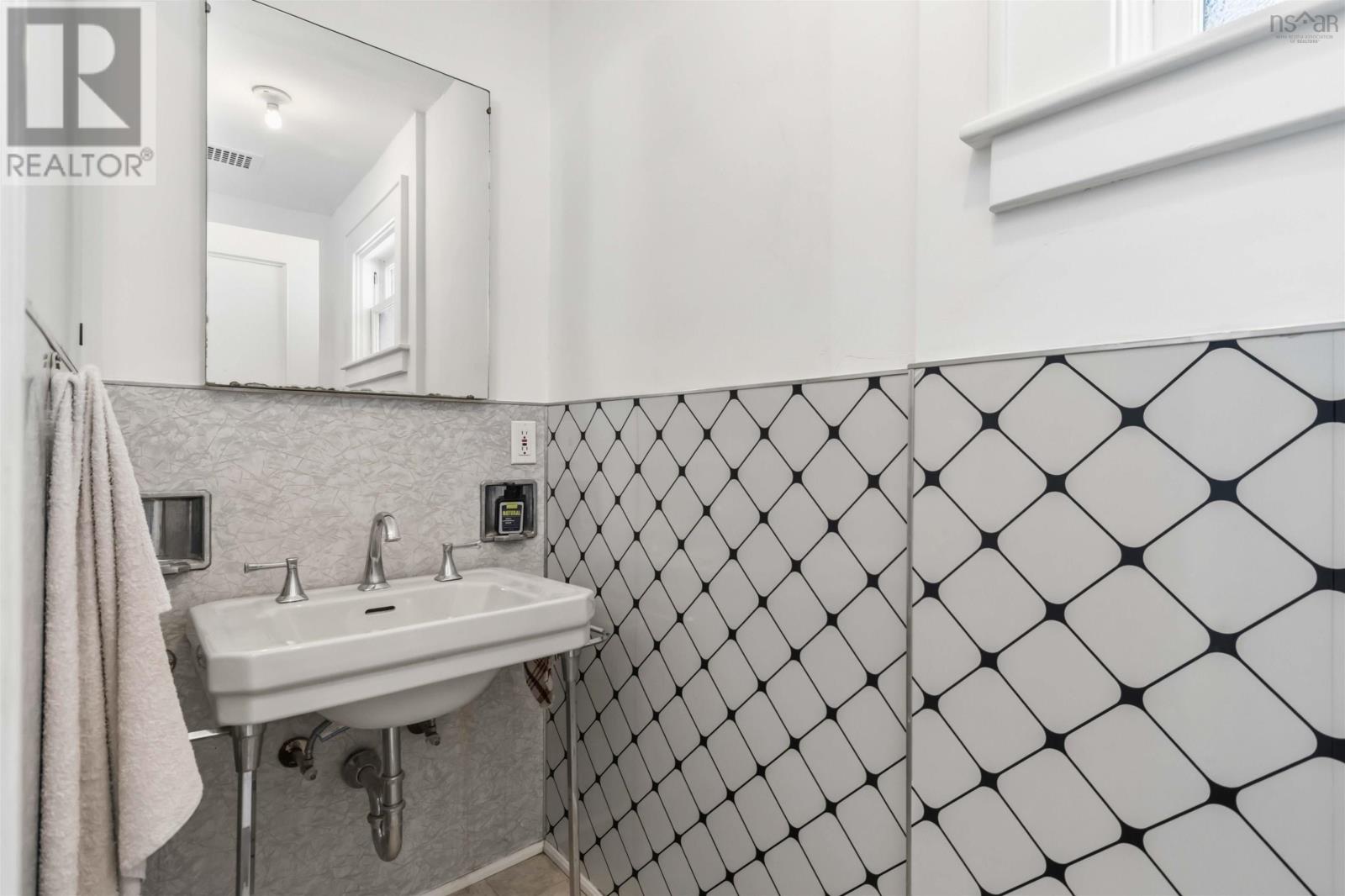 41 Alexandra Avenue Property Photo 32
