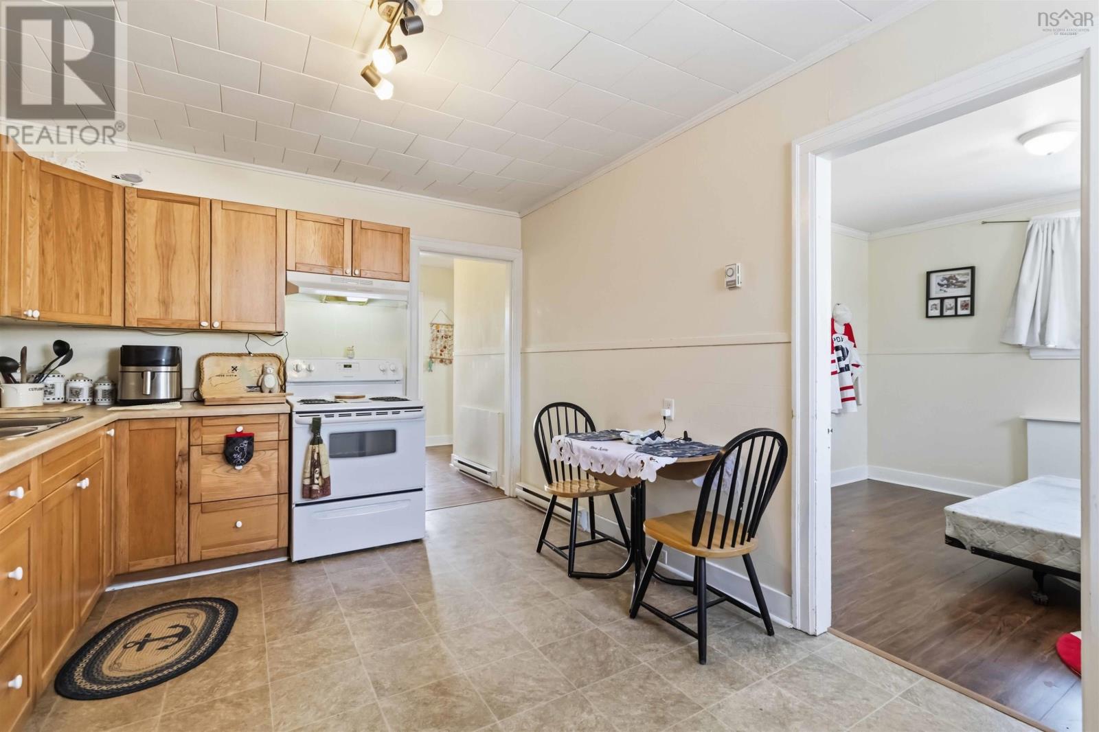 41 Alexandra Avenue Property Photo 35