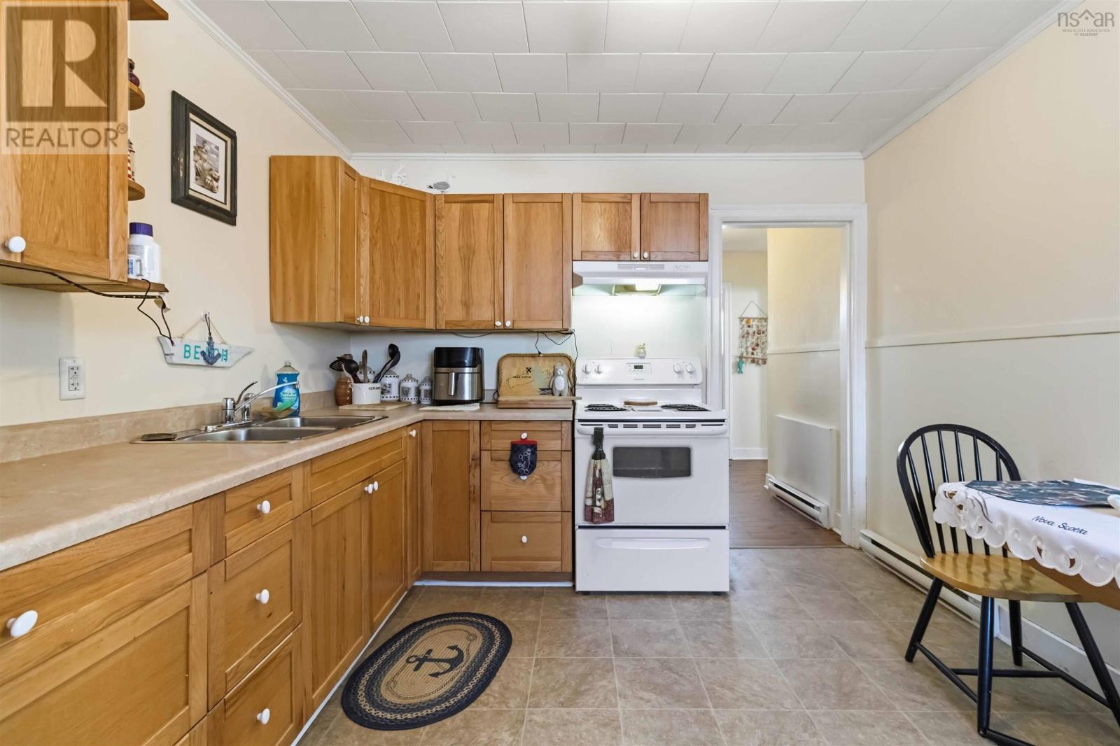 41 Alexandra Avenue Property Photo 36