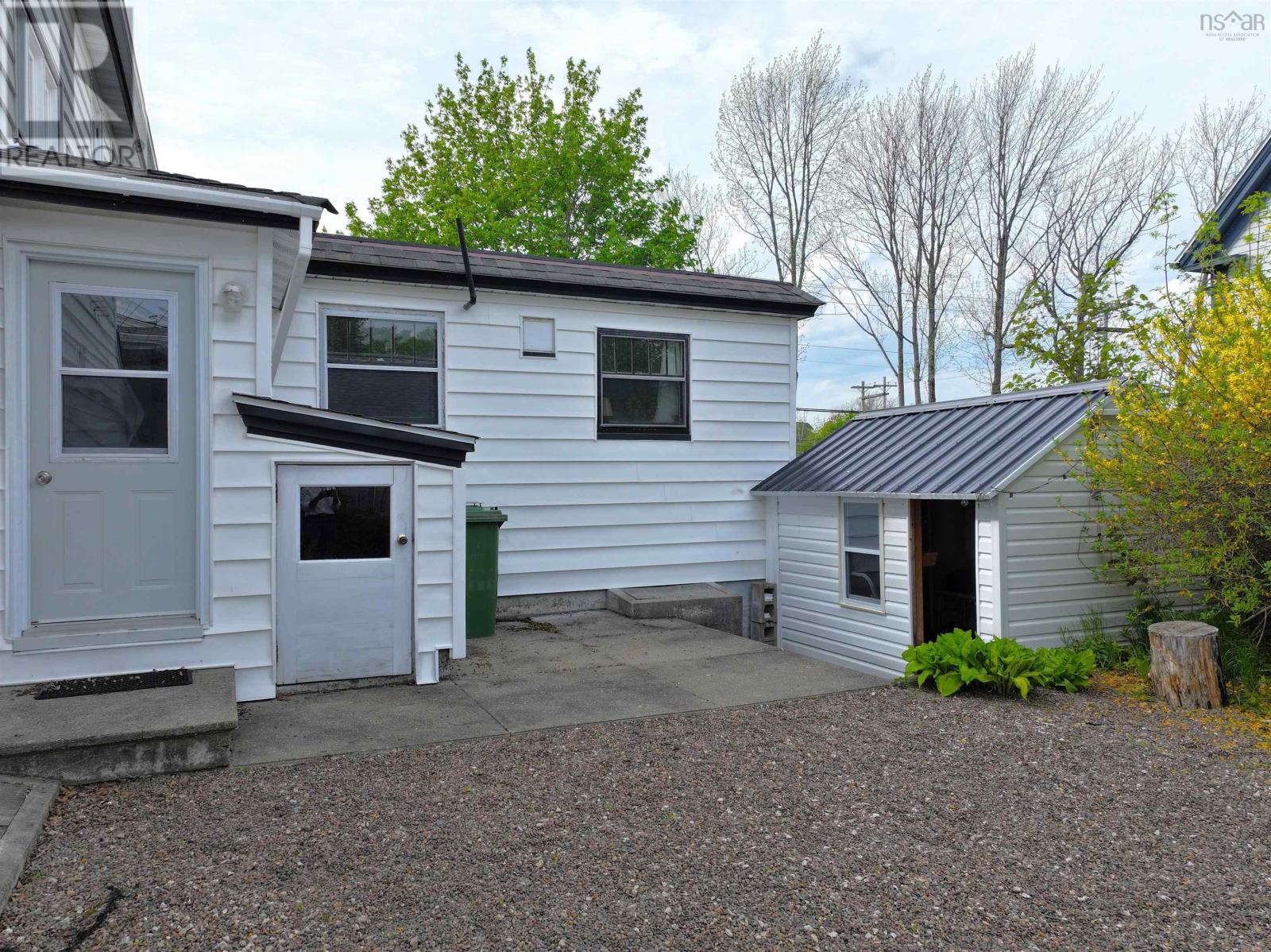 41 Alexandra Avenue Property Photo 44