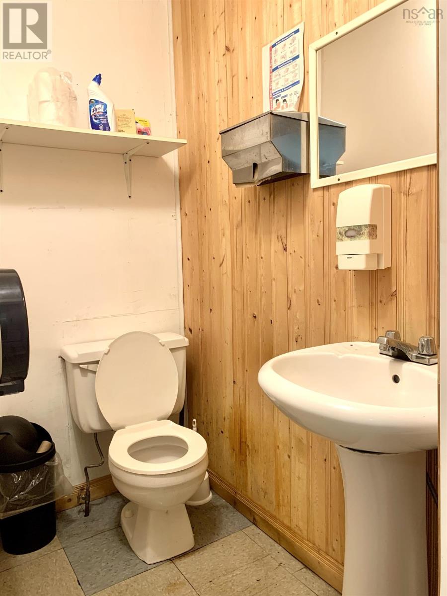 6 Junction Road Property Photo 15