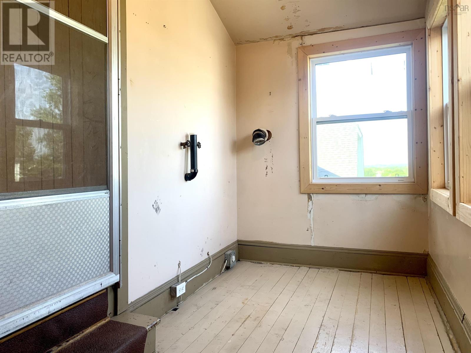 6 Junction Road Property Photo 19