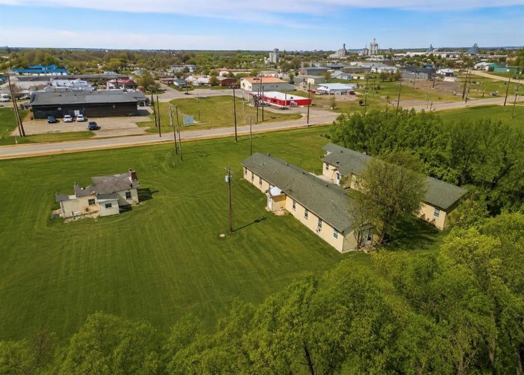 1459 17th Street E Property Photo 3
