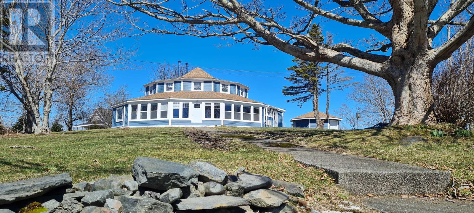 7 Candy Lane Property Photo 3