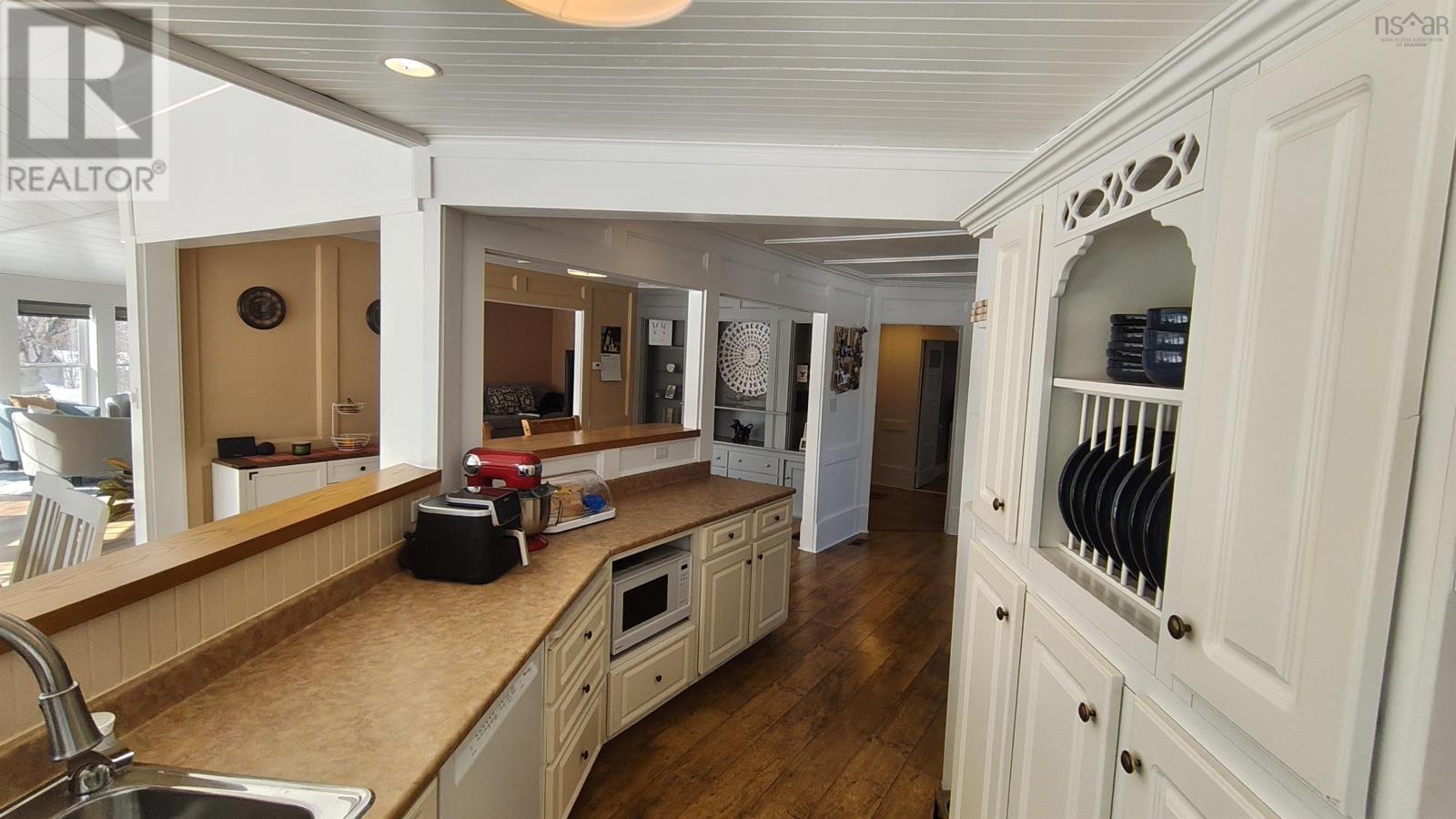 7 Candy Lane Property Photo 12