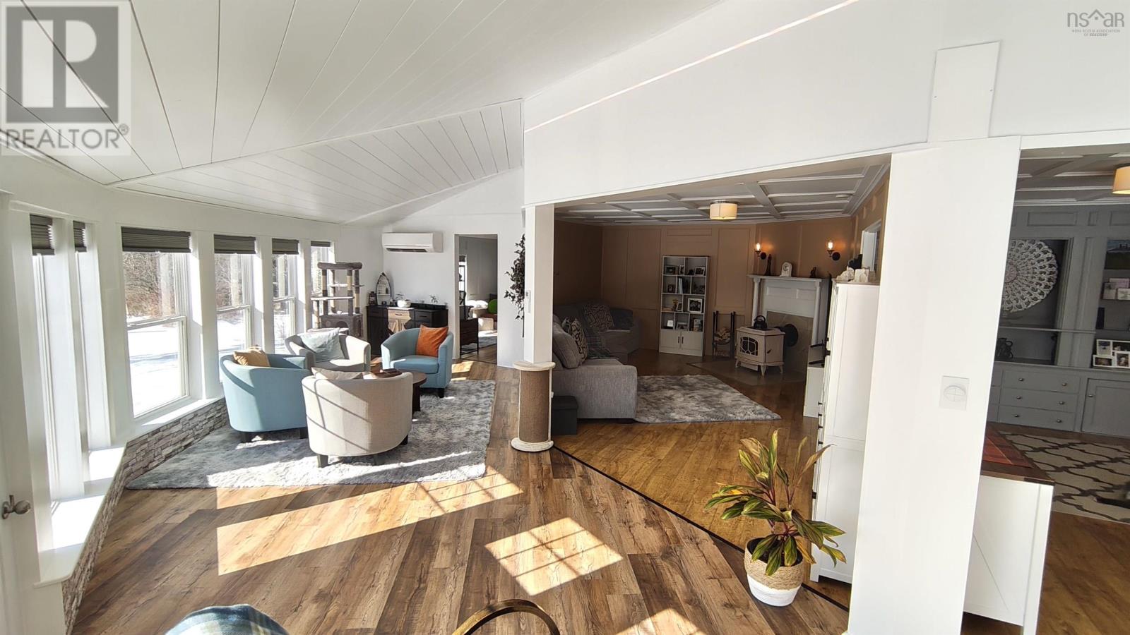 7 Candy Lane Property Photo 16