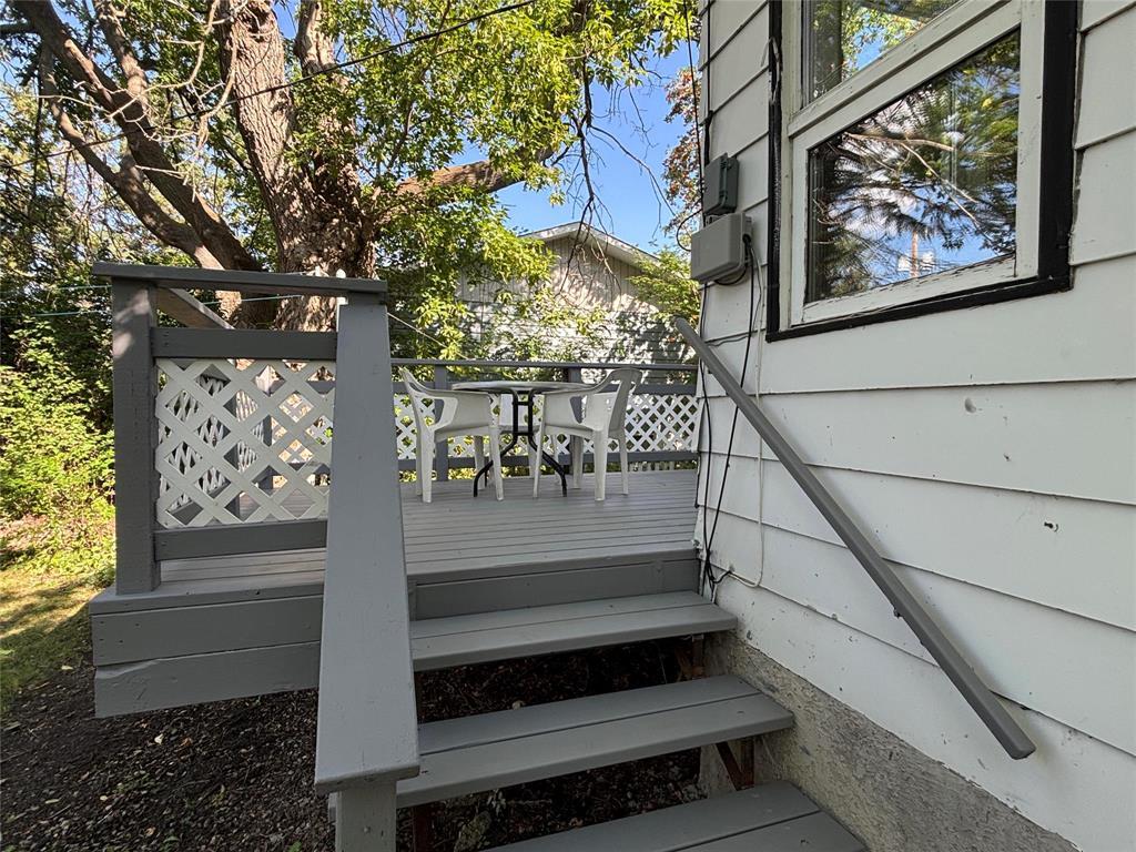 402 Richhill Avenue E Property Photo 4
