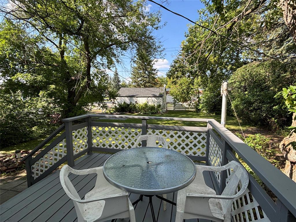 402 Richhill Avenue E Property Photo 5