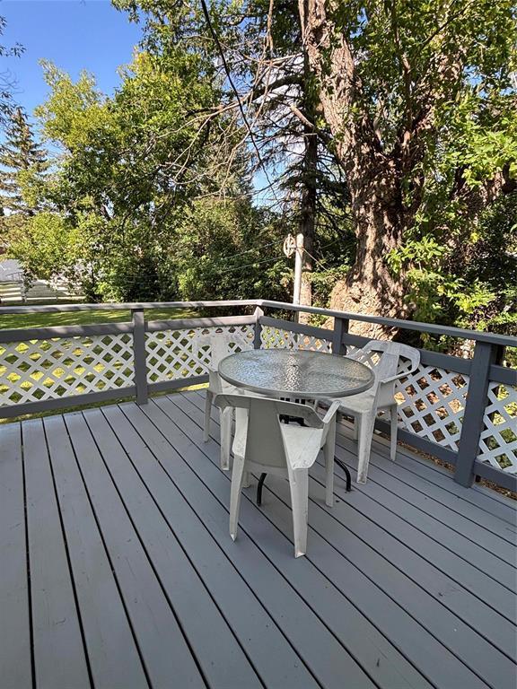 402 Richhill Avenue E Property Photo 6