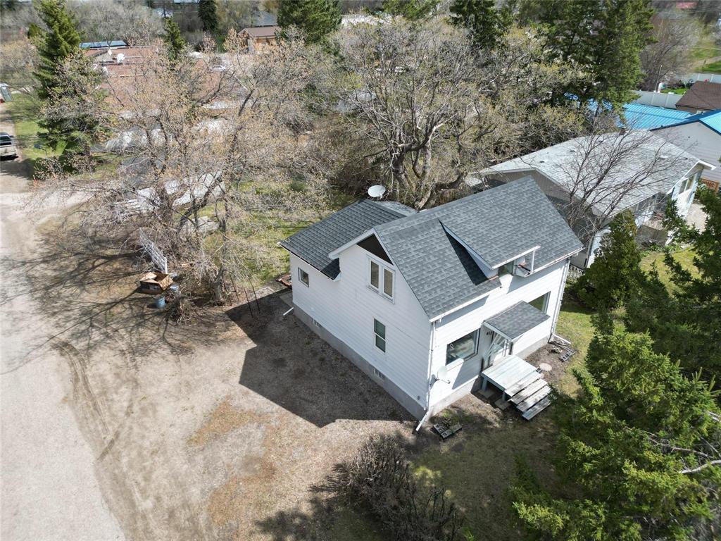 402 Richhill Avenue E Property Photo 7