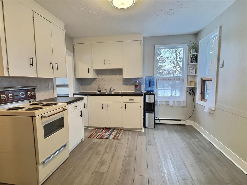 402 Richhill Avenue E Property Photo 10