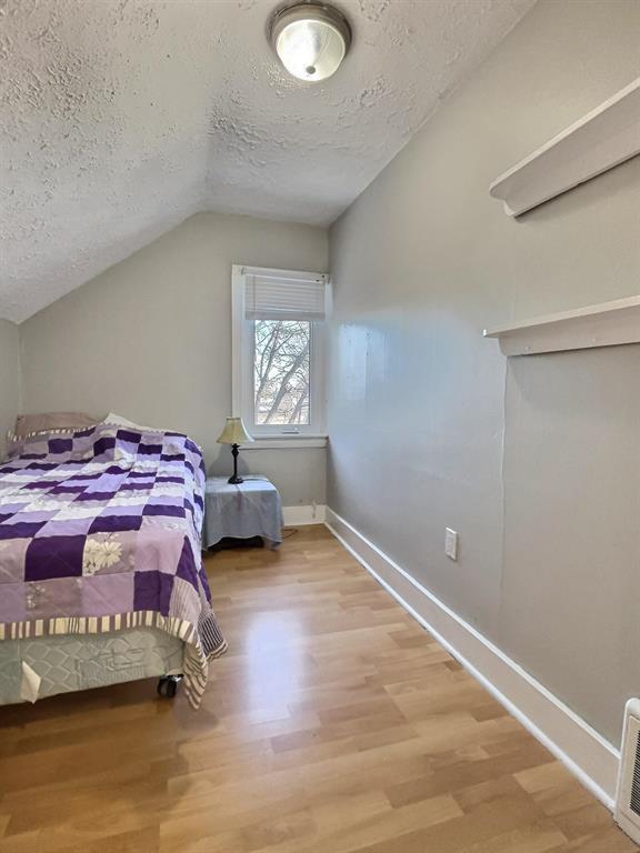 402 Richhill Avenue E Property Photo 21