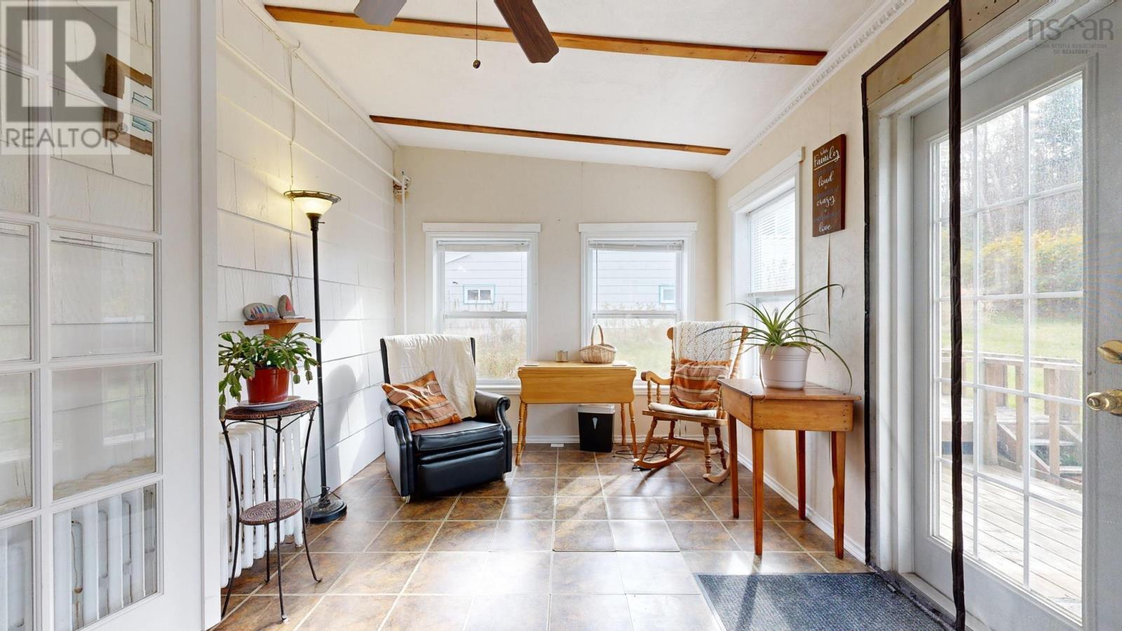 60 Cove Road Property Photo 12