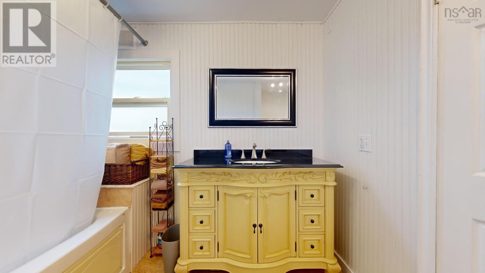 60 Cove Road Property Photo 27